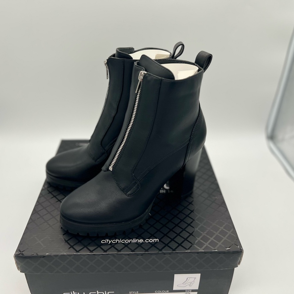 City Chic Women's Ankle Boot Fern Black Sz 9.5